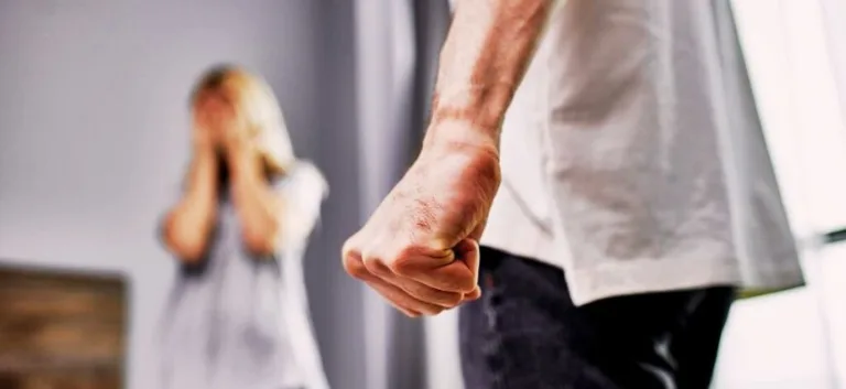 العمل النّسوي الهشّ وتنامي العنف الجندري من خلال دراسة حالة