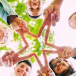 الرابط الاجتماعي ونشأة المجتمع من الفلسفة اليونانية إلى فلاسفة العقد الاجتماعي