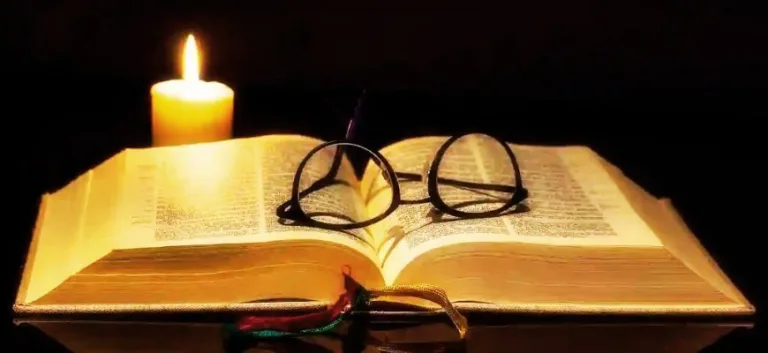 سِتُةُ تَعرِيفَاتٍ حَدِيثَةٍ للهيرمينُوتِيقَا