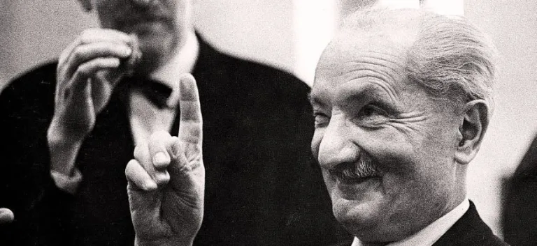 في الترجمات التي مسخت هايدغر