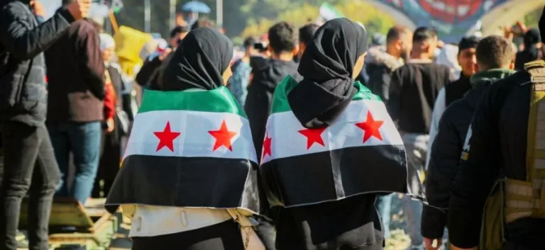 المرأة السورية: فعّالة على أرض الواقع، غائبة عن تطوير المعرفة وصنع القرار