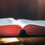 إنجيل يوحنا بين الوثنية واللوغوس اليوناني