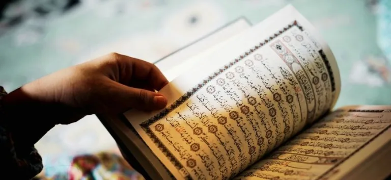 القرآن بين القراءة التعبدية والقراءة المعرفية