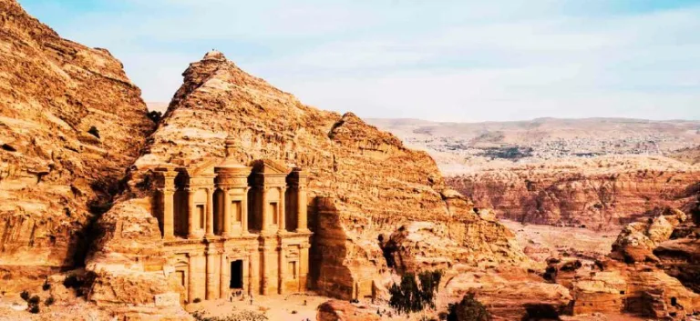 هل هُجرتْ البتراء حقًا؟