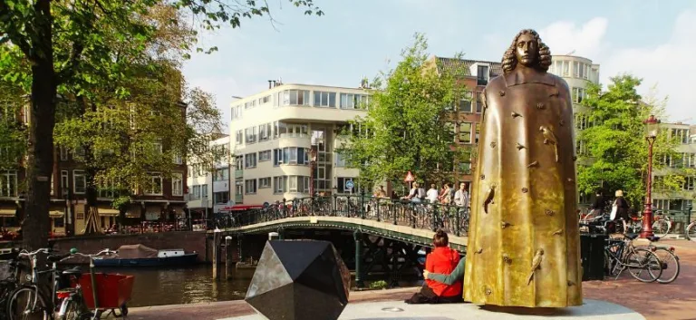 إميل شارتيي: القيمة الأخلاقية للفرح عند سبينوزا