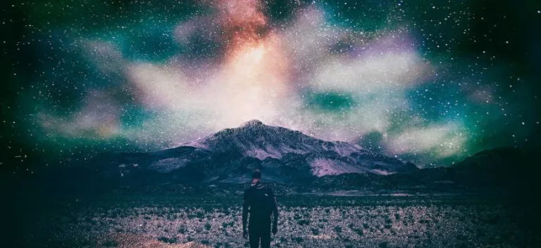 نقد الأيديولوجيّة الغيبيّة