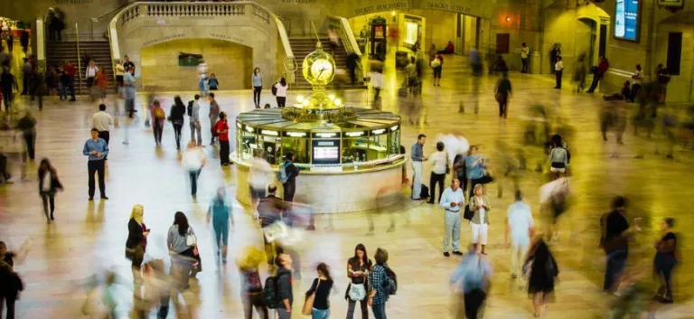 الدين في الفضاء العمومي ما بعد علماني: مقاربة بين غوشيه وهابرماس