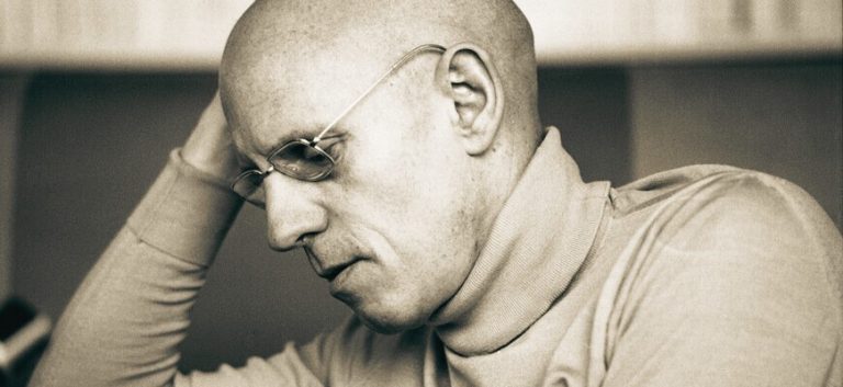 ميشيل فوكو ومولد السياسة الحيوية:  تحوّل السلطة في إدارة الحياة والموت